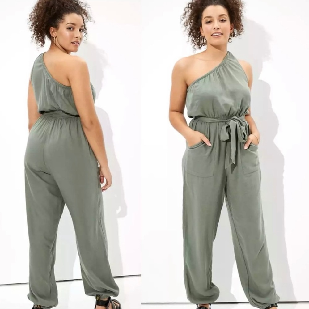 American Eagle One Shoulder Jumper